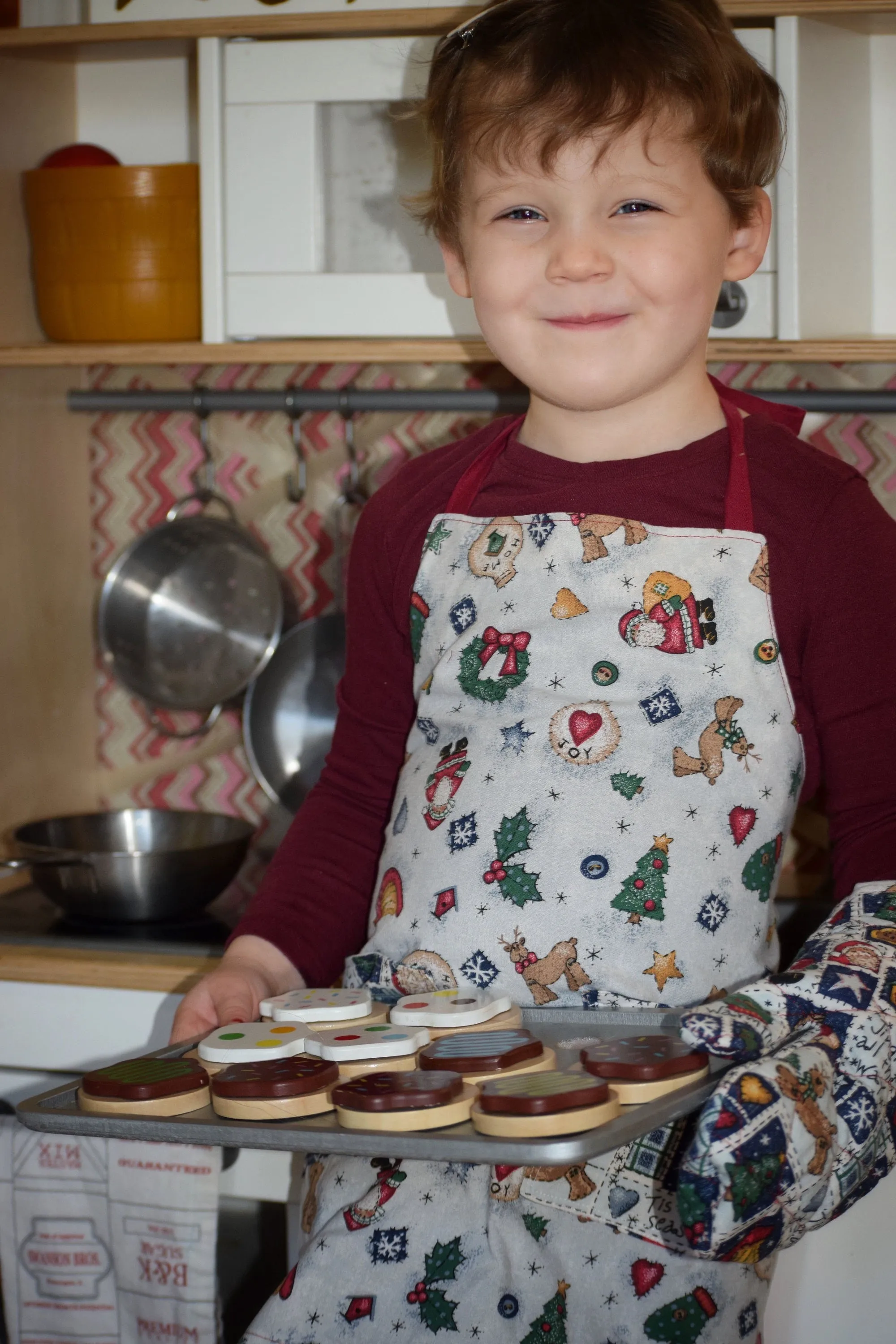 Baking Fun Pattern: Apron & Oven Mitt
