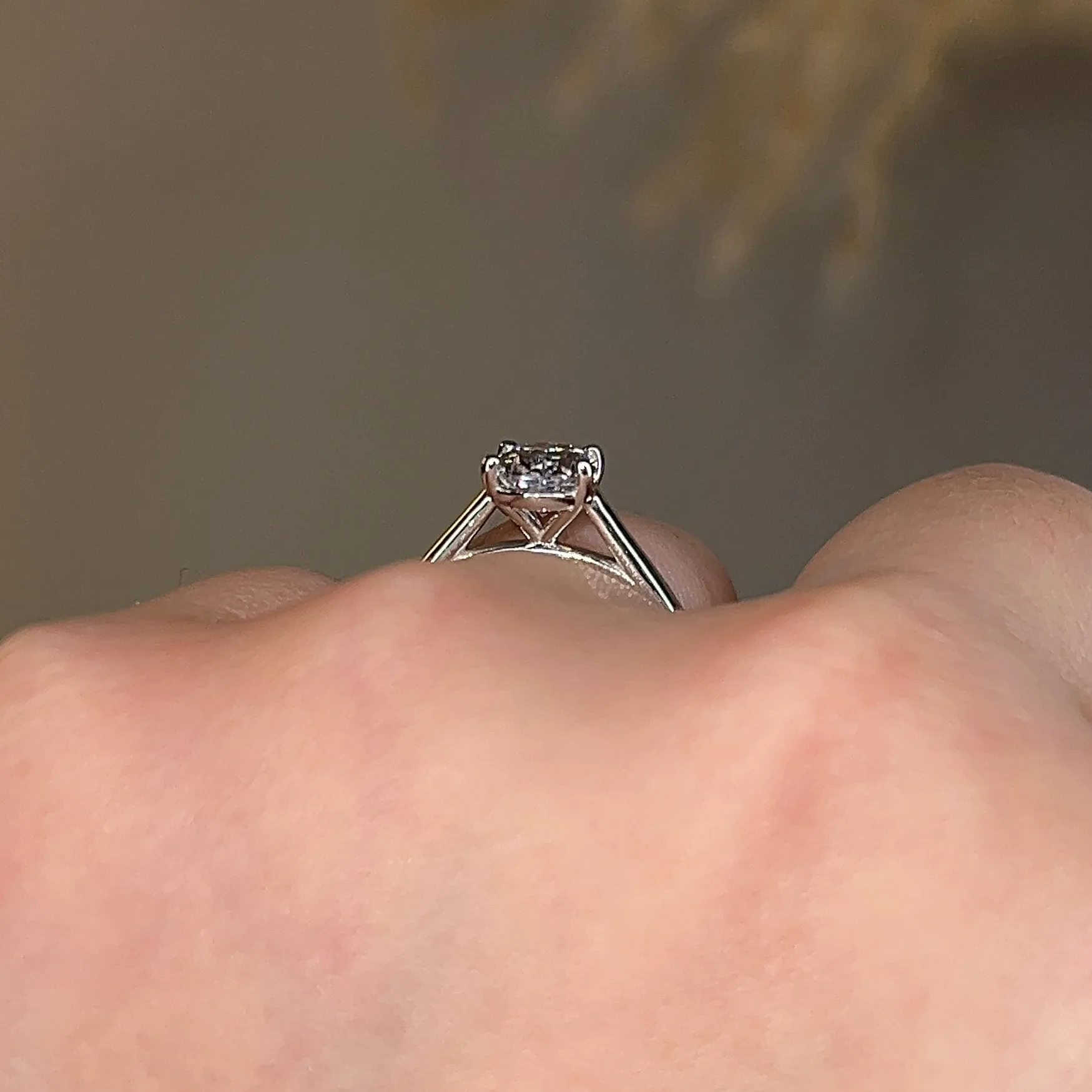 "Poppy" Solitaire Oval Brilliant Cut Diamond Engagement Ring SSOC05