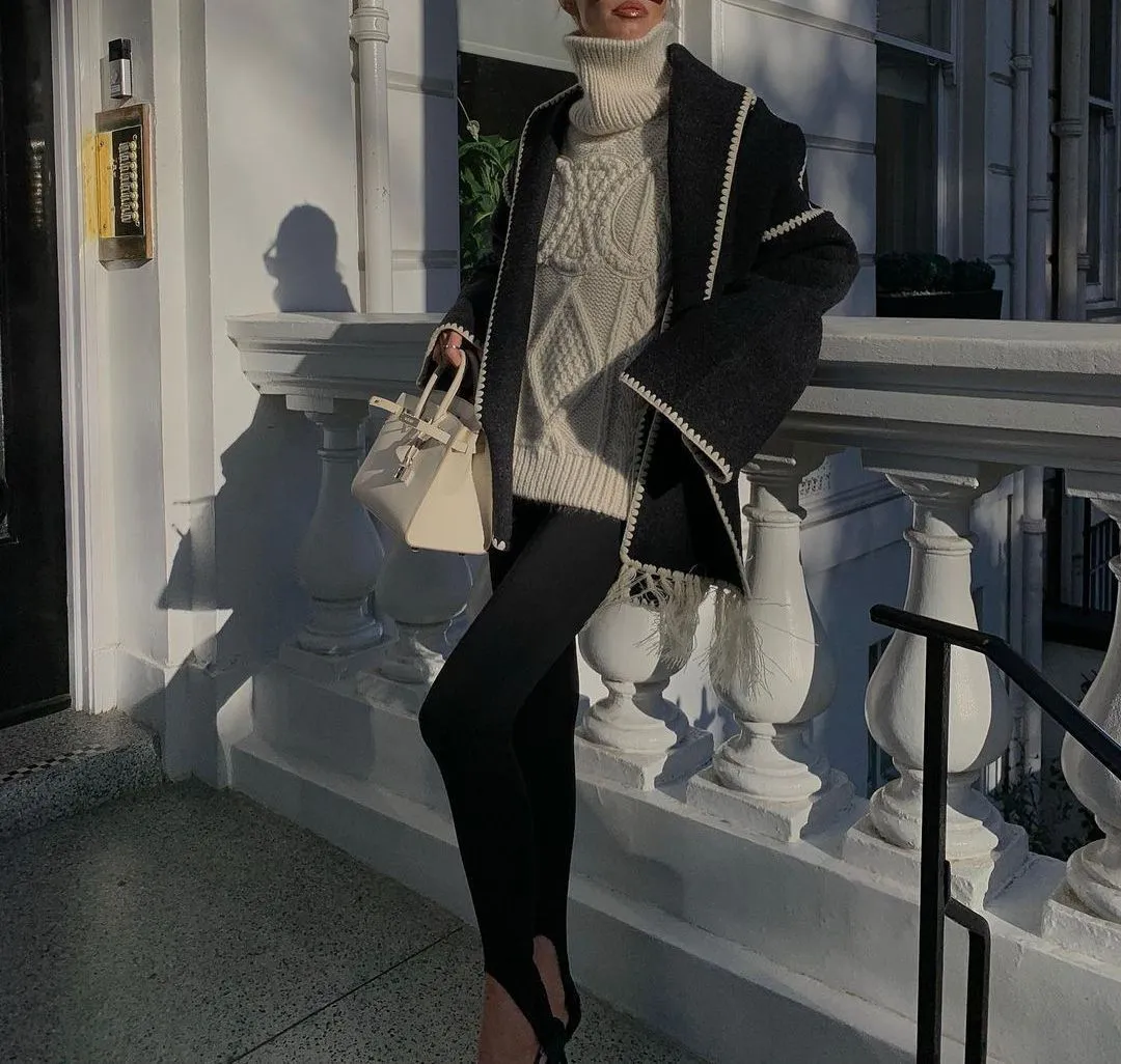 Stylish woolen coat with scarf and tassels