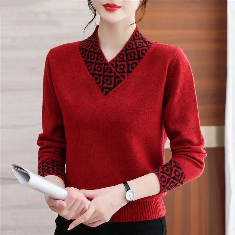 Women Panelled V-Neck Sweaters